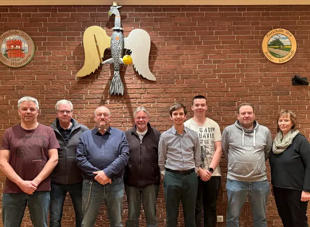 Der Vorstand des Schützenkorps Stelle (v. li.): Sven Christen, Jürgen Hansen, Andreas Hansmann, Burkhard Beecken, Malte Zwillus, Leon Christen, Markus Flieger und Regina Christen | Foto: Pressestelle SK-Stelle