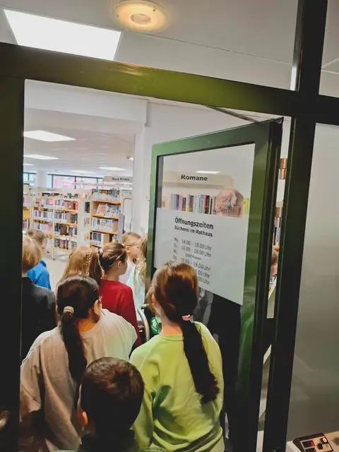 Auch die Bücherei im Rathaus gehört zur Entdeckungstour  | Foto: Gemeinde Neu Wulmstorf