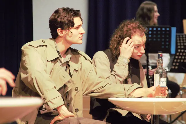 Szene aus dem Schulmusical „Letzte Nacht im Paradies“ im Gymnasium Hittfeld. | Foto: Gymnasium Hittfeld