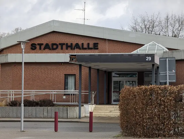 Nach Vorwürfen über desolate Zustände und eklatante Sicherheitsmängel wieder in der politischen Debatte: Die Stadthalle Winsen.