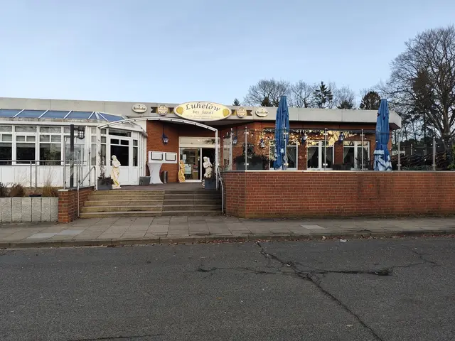 Gewohnter Anblick die Stadthalle. | Foto: Rüdiger Störtebecker