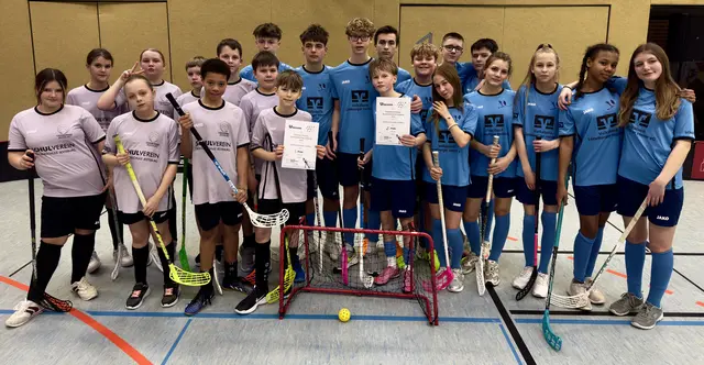 Beide Teams waren erfolgreich: Links die U14 (helle Trikots), rechts die U16 | Foto: Alexander Vogt