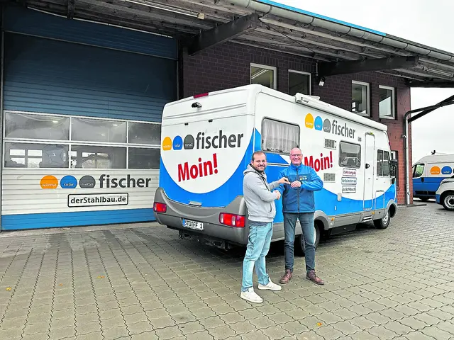 Übergabe vom Fischer-Moin-Mobil, das für Messen und Events genutzt wird | Foto: Fischer