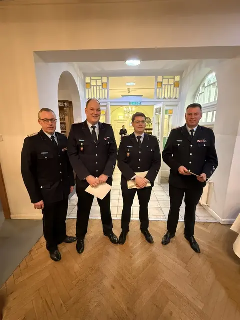  Beförderung zum Brand-, Oberbrand- und Erster Hauptbrandmeister:  Jens Lohmann v.l., Malte Hunold, Stefan Lawrence, Jochen Minners


 | Foto: Tim Ladwig