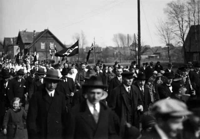 NSDAP-Umzug anlässlich eines überregionalen Treffens der Hitler-Jugend in Visselhövede, 1931 | Foto: Niedersächsisches Landesarchiv Stade