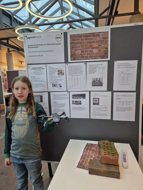 Bengt an seinem Jugend forscht Stand | Foto: Inga von Bargen