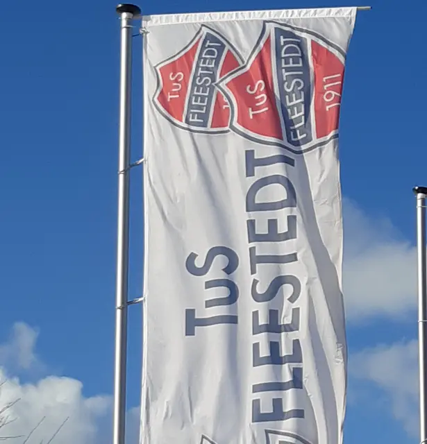 Eine Flagge des Sportvereins am Sportzentrum Seevetal | Foto: TuS Fleestedt
