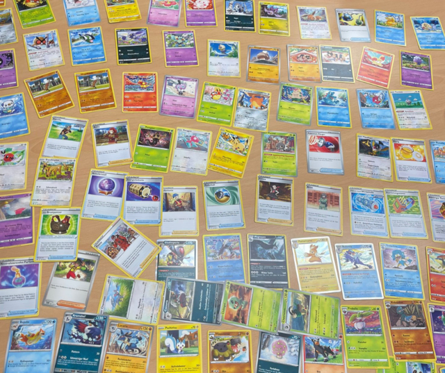 Ein Teil einer umfangreichen Pokémon -  Kartensammlung | Foto: Gemeinde Neu Wulmstorf