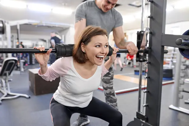 Viele Sportvereine betreiben mittlerweile ein eigenes Fitnessstudio. Es könnte sein, dass diese Vereine künftig Umsatzsteuer zahlen müssen  | Foto: Adobe Stock/Valerii Honcharuk