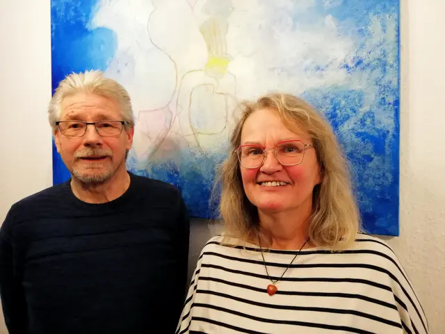 Günter Erbts und Marlis Wengorra  stellen gemeinsam ihre Werke in der Stadtbücherei Buchholz aus | Foto: Wengorra