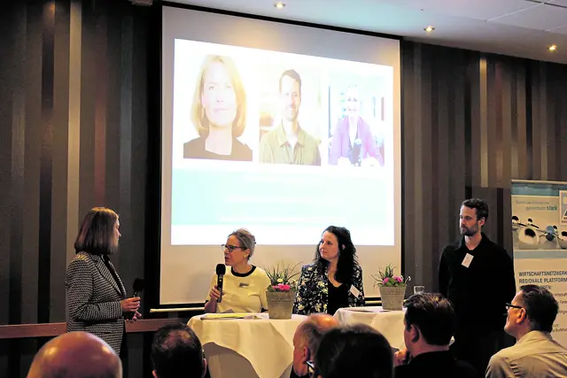 Podiumsdiskussion mit (v.li.): Michaela Springhorn, Birte Christiansen, Kathrin Wiellowicz und Fabian Stackmann | Foto: sb