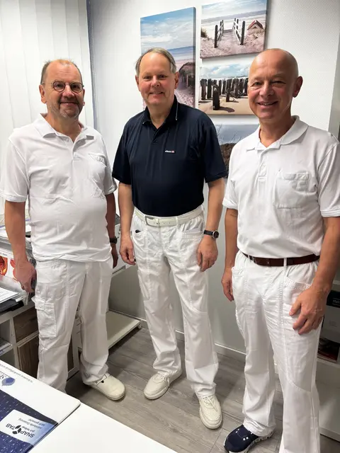 Die Urologen (v.li.): Andreas Carius, Dr. med. Knut Rodewald und Dr. Dirk Samland aus Bremervörde | Foto: Ostemed