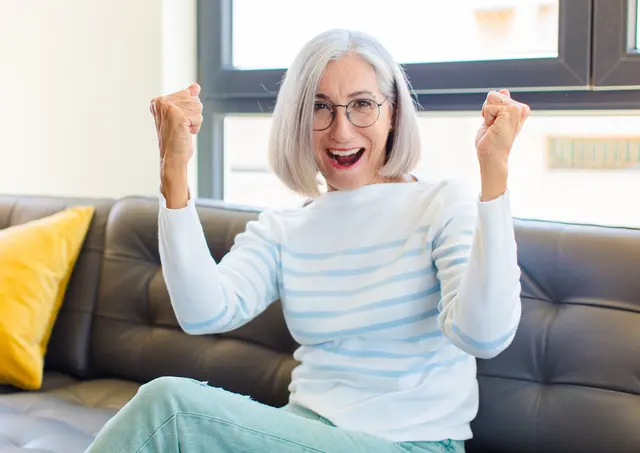 Eine glückliche Gewinnerin bei der Deutschen Fernsehlotterie gGmbH /Symbolbild | Foto: freepik.com