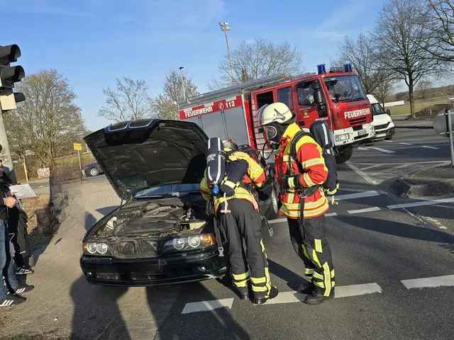 Dieser PKW sollte in Meckelfeld brennen. Die Feuerwehr untersuchte das Fahrzeug mittels einer Wärmebildkamera, konnte aber glücklicherweise keinen Brandherd lokalisieren | Foto: Pressestelle Feuerwehr Seevetal