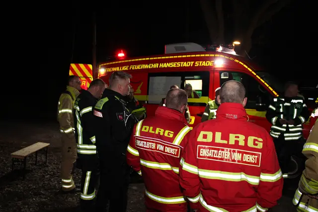 Besprechung der Einsatzleiter | Foto: Feuerwehr