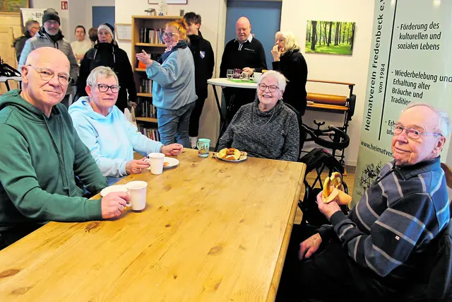 Klönschnack bei frischem Butterkuchen | Foto: sb