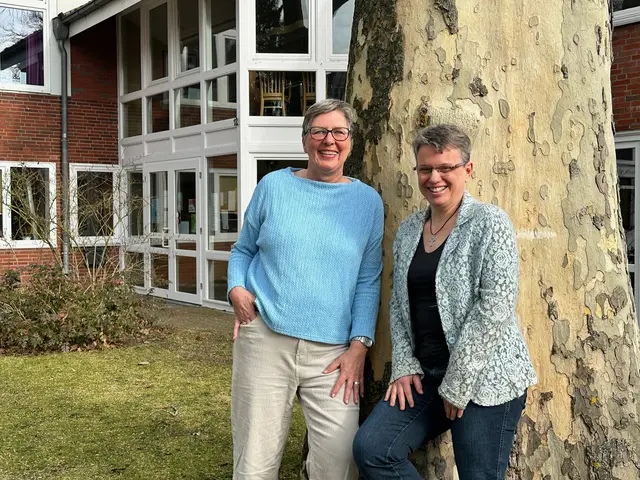 Annette Martel (l) und Kathrin Burgwal laden gemeinsam mit Dr. Thomas Martel zur Trauergruppe ein. (Thomas Martel fehlt auf dem Foto.)  | Foto: C.Wöhling