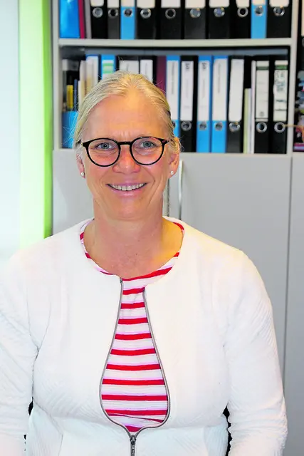 Schulleiterin Silke Gärtner freut sich, dass die alte Grundschule durch einen Neubau ersetzt wird  | Foto: sb