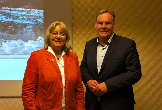 Sangenstedts Ortsvorsteherin Andrea Röhrs und Winsens Bürgermeister André Wiese | Foto: Katja Pahlke