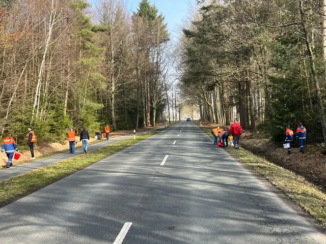 Insgesamt waren 417 engagierte Sammlerinnen und Sammler unterwegs um Apensen von Wildmüll zu befreien | Foto: Feuerwehren SG Apensen