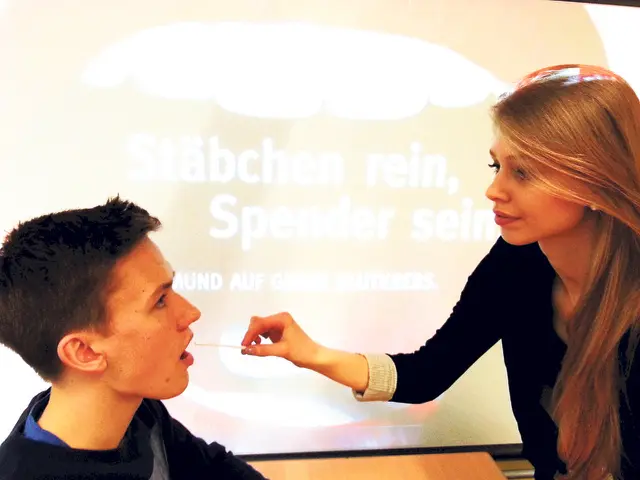 "Stäbchen rein - Spender sein!": Die Teilnahme an einer Typisierungsaktion ist ganz einfach | Foto: DKMS