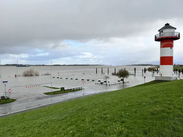 Sturmflut am Lühe-Anleger. Auch dort soll der Elbdeich erhöht werden | Foto: Daniel Beneke