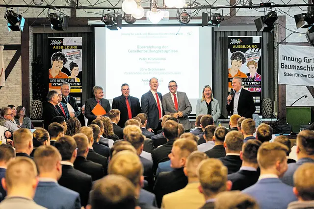 Für die frisch gebackenen Handwerksgesellen und -gesellinnen gab es lobende Worte | Foto: Christian Boldt/www.moin-handwerk.de