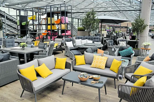 Wer noch Gartenmöbel benötigt: Im Gartencenter Matthies steht eine große Auswahl bereit | Foto: Axel-Holger Haase