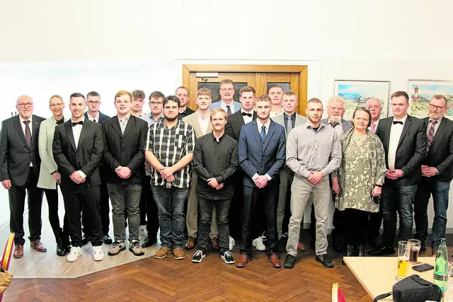 Die neuen Gesellen erhielten u.a. den Appell, sich in ihre Innung einzubringen | Foto: Kim Koch/www.moin-stade.de