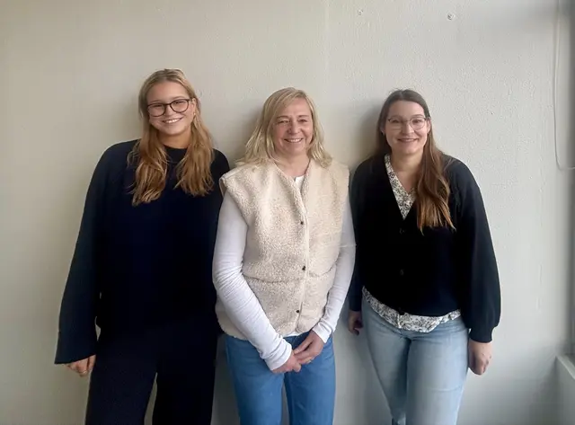 Emely Näf (19) FSJ, Anna Balicka(56) Schulsozialarbeiterin, Susanne Heister (45) Schulsozialarbeiterin des Schulzentrums Jork | Foto: sts