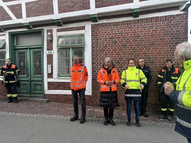 Für den besonderen Standort entwickelte Walter Wagenhuber (li)  eine spezielle Sonderkonstruktion | Foto: sts