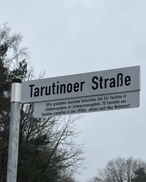 Die neue Tarutinoer Straße erinnert an rund 70 Familien aus dem Ort Tarutino in Bessarabien, die sich in den 1950er-Jahren in Neu Wulmstorf niederließen und den Aufbau der Heidesiedlung mitprägten | Foto: Gemeinde Neu Wulmstorf