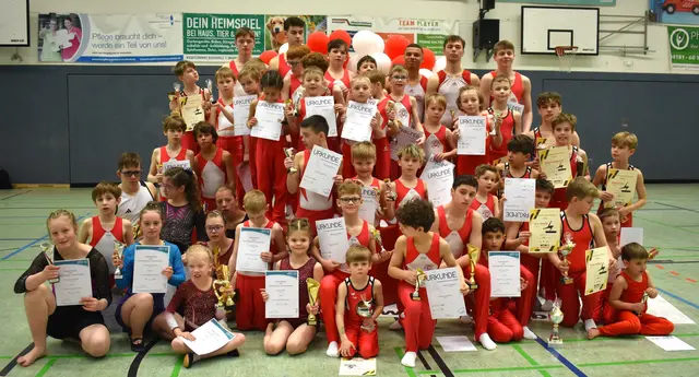 Die Turnerinnen und Turner des TSV Buchholz 08 holte 13 von 13 möglichen Kreistiteln | Foto: S. Scherz