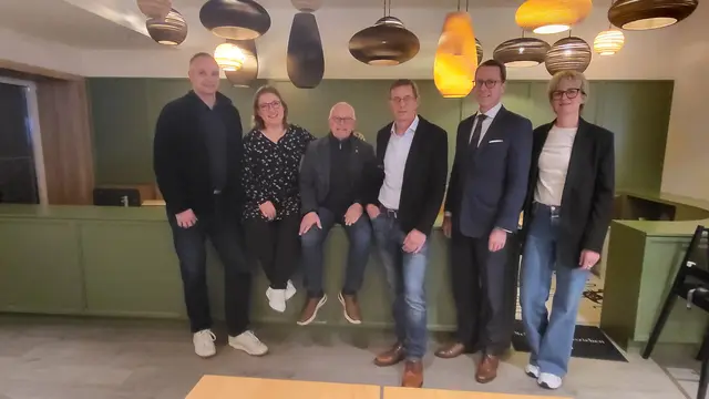 Der Vorstand mit (v. li.) Stephan Schulz, Antje Kröger, Robert Kamprad, Ulrich Wiegel, Dr. Martin Lockert und Ines Schmidt. Es fehlt Alexander Struwe