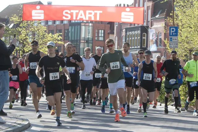Der Startschuss zum 42. Stadt- und Deichlauf erfolgt wieder auf dem Schlossplatz.  | Foto: ks