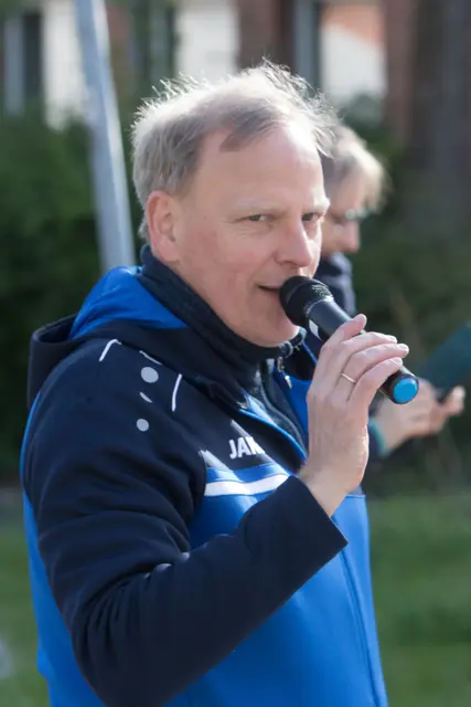 In den Vorbereitungen: Organisator Klaus Heinsohn. | Foto: ks
