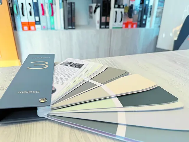 Viele Muster helfen bei der Entscheidung für die richtige Farbe | Foto: tml