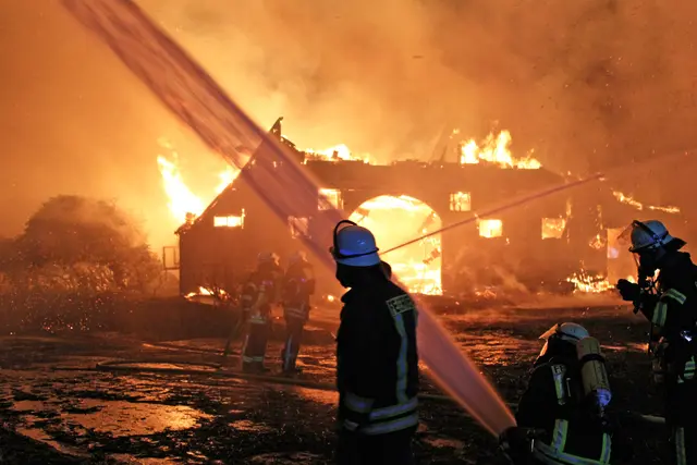 Der Großbrand in Dollern war einer der größten Feuerwehreinsätze im Jahr 2025 | Foto: Stefan Braun/Feuerwehr