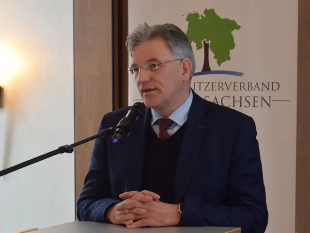 Professor Dr. Andreas Bitter, Präsident des Verbandes AGDW – Die Waldeigentümer spricht in 
seinem Grußwort zum Thema EUDR und W-VO
 | Foto: WBV Nds.