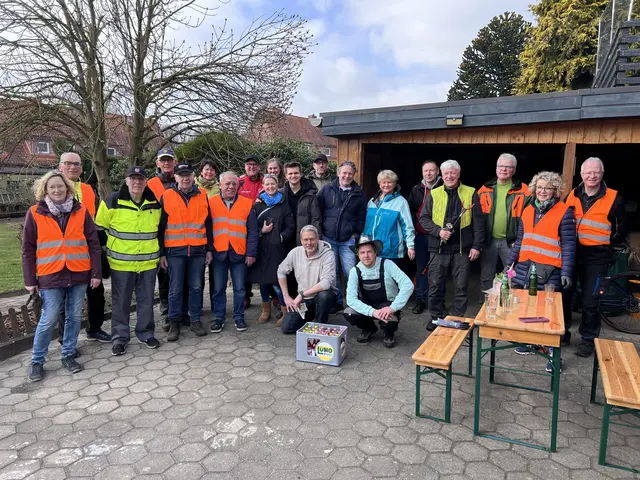 Im Anschluss an die Sammelaktion sorgte der Ortsrat Fleestedt für eine Stärkung und stellte Kaltgetränke sowie Bratwürste für die Helferinnen und Helfer bereit | Foto: TuS Fleestedt 