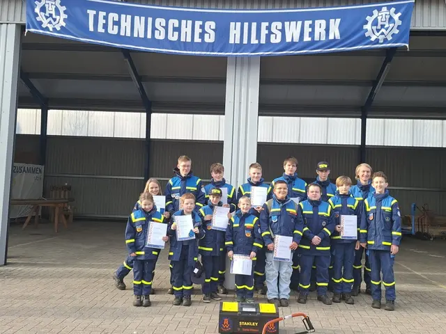 Mehr als die Hälfte der jungen Helfer vom THW Stelle-Winsen erreichten die höchste Punktzahl bei der Abnahme der Leistungsabzeichen | Foto: Christian Rohlfs