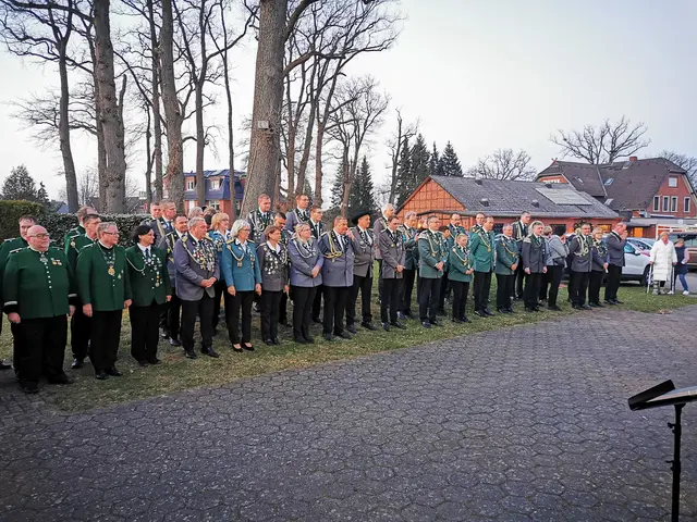 Antreten zum Tostedter Samtgemeindekönigsschießen auf dem Schützenplatz in Todtglüsingen | Foto: Fabien Maack