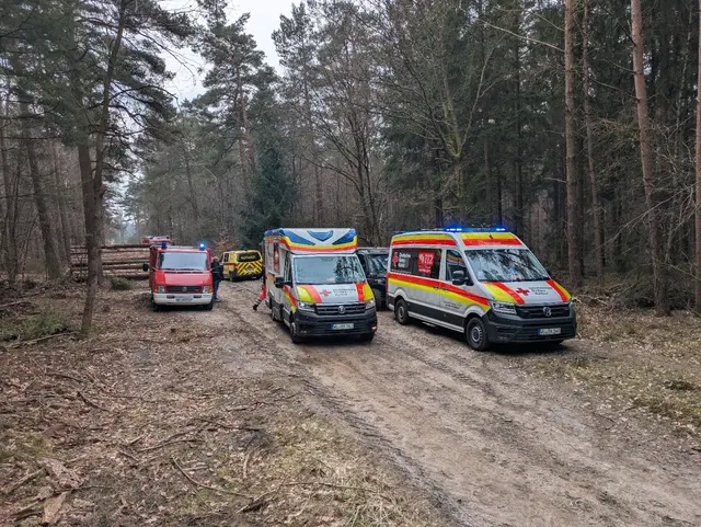 Einsatzstelle zwischen Dierkshausen und Hanstedter Töps | Foto: Freiwillige Feuerwehr Samtgemeinde Hanstedt 