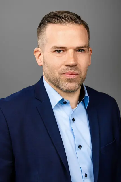 Samtgemeindebürgermeister-Kandidat Sebastian Schaper  | Foto: Markus Schwarze