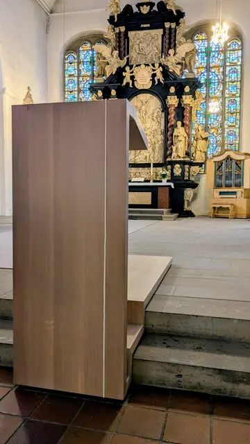 Fertig: Der Ambo ist mit einem weißen Streifen versehen | Foto: jd