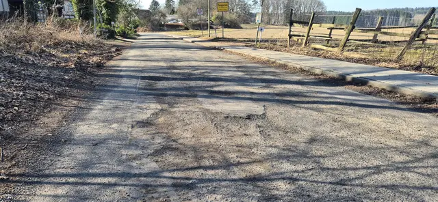 Diese Holperpiste hat die Stoßdämpfer von WOCHENBLATT-Leser W. ruiniert. Er bleibt auf seinem Schaden sitzen | Foto: W.