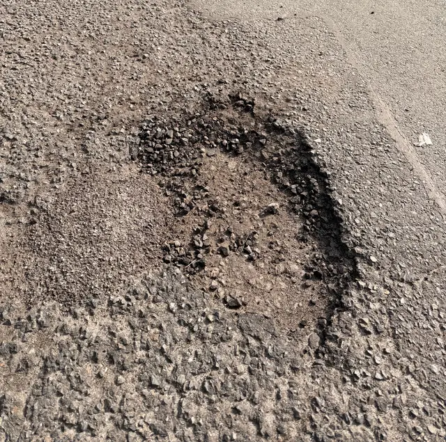 Die Haddorfer Steinbockstraße soll exemplarisch für den Zustand vieler Straßen in den Stader Ortschaften sein | Foto: privat