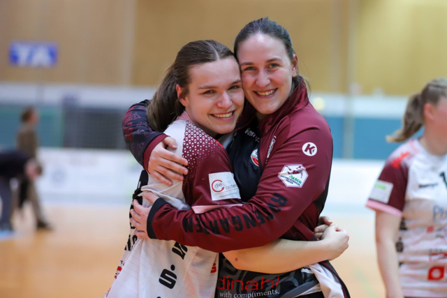 Luisa Hinrichs (li.) legt eine Handball-Pause ein | Foto: Katja Hinrichs