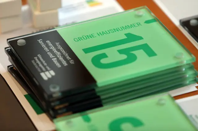 Die erfolgreichen Bewerberinnen und Bewerber bekommen eine individuelle „Grüne Hausnummer“ | Foto: Landkreis Stade