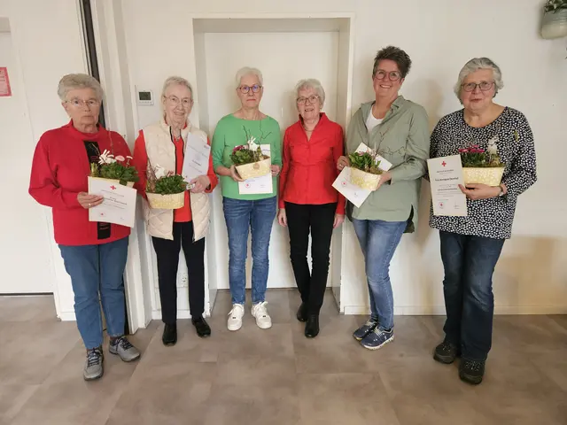 Ein großer Dank gilt den Jubilarinnen v.l.n.r.: Annemarie Steinbeck (40 Jahre), Karin Reich (50 J.), Rita Harder (25 J.), Rita Bürger (1.Vorsitzende), Christiane Sölter (25 J.), Annegret Dennhof (40 J.). | Foto: DRK-Ortsverein Ashausen-Scharmbeck